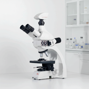 Microscopio Binocular Leica DM750M para Educación, Metalografía Básica y Enseñanza Forense - Product Image 1