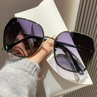Nouvelles lunettes de soleil amincissantes haut de gamme |   Lunettes de soleil polarisées de mode avec protection UV pour hommes et femmes |   Vente en gros transfrontalière