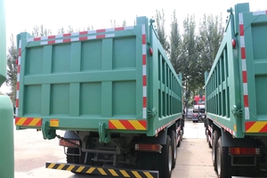 Camions à benne basculante SINOTRUK Sino Howo 12 roues 8x4, benne basculante robuste - Product Image 3