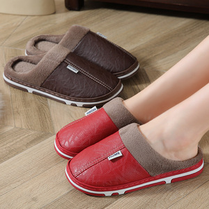Chaussons d'intérieur chauds en cuir PU et fourrure pour femmes et hommes, à bout fermé, antidérapants, pour l'hiver et l'automne - Product Image 4