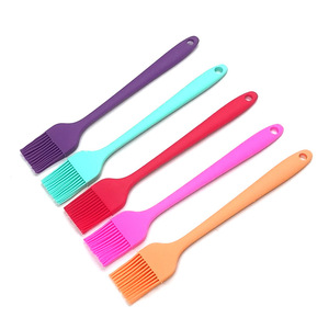 Silicone Kitchen Oil Brush One Piece Bristle For Honey Seasoning Barbecue Cooking Tool Random Color - Product Image 4