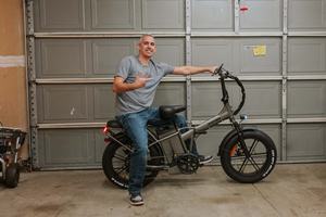 Vélo électrique pliable à pneus larges pour le tourisme, batterie au lithium, vélo électrique tout-terrain à 2 roues, vélo électrique de montagne - Product Image 6