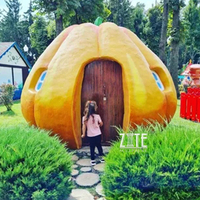 Grande sculpture de maison citrouille géante en fibre de verre pour décoration d'Halloween, statue de citrouille en résine