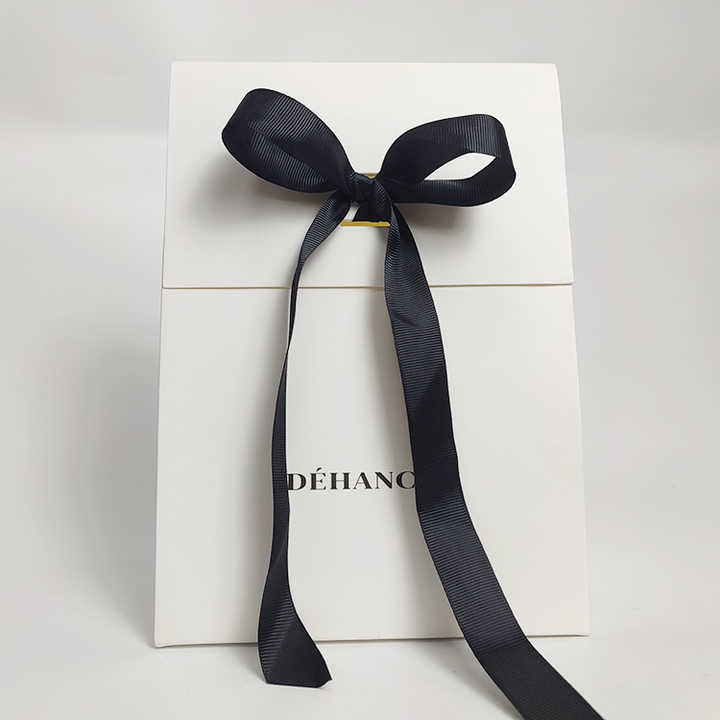 High Quality Gift Packaging Folding Bag Beauty Cosmetics Shopping Paper