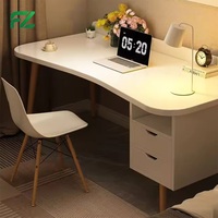 Bureau d'ordinateur moderne et minimaliste durable avec étagère pour petit appartement ou chambre, poste de travail écologique