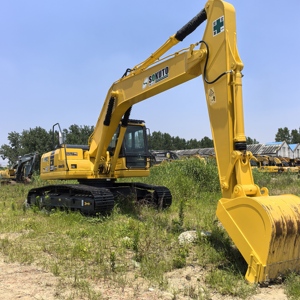 Excavadora Komatsu PC220 PC210 en stock, usada, de 22 toneladas, equipo de construcción para exportación y reventa. - Product Image 1