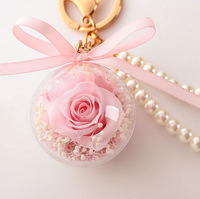 Cadeaux d'anniversaire pour maman, porte-clés en acrylique avec fleur éternelle et perle, porte-clés avec rose préservée, fleurs artificielles pour cadeau de Noël