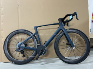 Bicicleta de Carretera 700C Shi-mano R7170 Di2 de 24 Velocidades con Frenos de Disco Hidráulicos Electrónicos, Juego de Ruedas de Carbono, Bicicleta de Carreras Profesional - Product Image 1