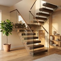 Escalier flottant moderne Tanlong en noyer foncé avec garde-corps en verre sans cadre, main courante en bois massif, escalier cantilever à montantes ouvertes