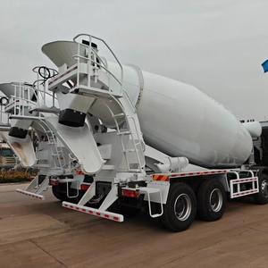 Camion malaxeur <span class=keywords><strong>à</strong></span> <span class=keywords><strong>béton</strong></span> <span class=keywords><strong>prêt</strong></span> <span class=keywords><strong>à</strong></span> <span class=keywords><strong>l</strong></span>'<span class=keywords><strong>emploi</strong></span> Howo avec pneus 1200R20/1200R22.5, frein <span class=keywords><strong>à</strong></span> tambour, moteur diesel et boîte de vitesses pour la construction de barrages - Product Image 2