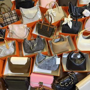 Lot mixte en gros de sacs coréens originaux pour femmes, sacs à main de créateurs en cuir d'<span class=keywords><strong>occasion</strong></span>, sacs de seconde main pour femmes. - Product Image 3