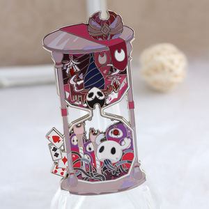 หมุดเคลือบแบบแข็งโปร่งใสพิมพ์ลาย UV อนิเมะจากนักออกแบบจากประเทศจีน - Product Image 3