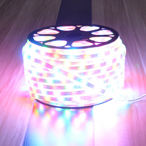 ไฟ LED RGB แบบยืดหยุ่น 240 ดวง พร้อมรีโมทคอนโทรล ปรับความสว่างได้ มาตรฐาน IP65 สำหรับตกแต่งภูมิทัศน์ แผงวงจร PCB ขนาด 4 มม. สีขาว ใช้ไฟ DC 12V - Product Image 4
