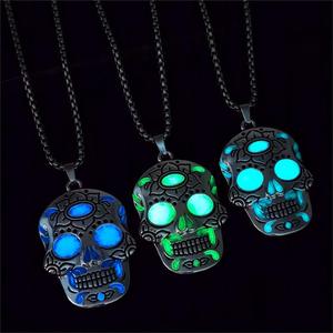 Collier pendentif crâne en sucre phosphorescent pour le Jour des Morts mexicain, style Hip Hop pour hommes, vente en gros - Product Image 4