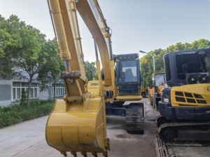 Japan Used Komatsu PC220 PC210-8 21 Ton <b>Excavator</b> Second Hand Komatsu PC220 PC210 PC220 <b>Excavator</b> <b>Machine</b> for Construction - Product Image 5