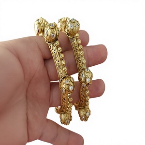 Magnifique bracelet en laiton plaqué or de qualité supérieure avec moissanite, pour femmes et jeunes filles, collection pour mariage. - Product Image 2
