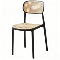 Chaises pour table à manger, chaise de salle à manger en plastique de conception italienne, chaise de salle à manger en rotin empilable, chaise de salle à manger en rotin pour l'extérieur