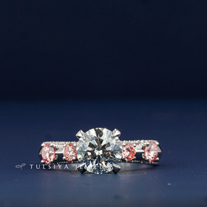 Bague en or 14 carats avec diamant de laboratoire pour femme, bague élégante à large bande avec diamant synthétique haut de gamme, bijoux de fiançailles et de mariage - Product Image 1