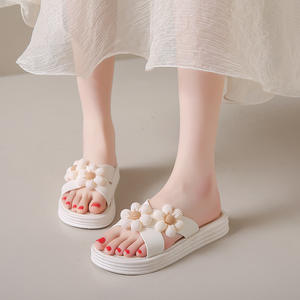 Tendance mode féminine : Sandales de plage élégantes et polyvalentes, faciles à enfiler, respirantes, pour l'été, usage extérieur, design antidérapant, motif floral - Product Image 4