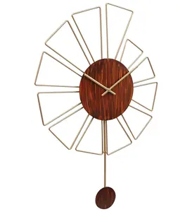Horloge murale en métal artisanal de qualité supérieure avec un attrait design fonctionnel et élégant pour les intérieurs de maison Cafés d'hôtel Facile à monter et à entretenir - Product Image 1