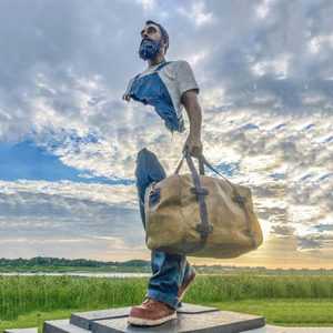 Il pezzo mancante arte moderna 3d bronzo statua a grandezza naturale bronzo scultura viaggiatore in vendita - Product Image 1