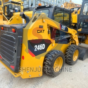 รถตักล้อยางมือสอง Cat 246D กำลัง 74 แรงม้า ความจุ 3 ตัน พร้อมใบรับรอง CE สำหรับงานก่อสร้างและชุดอุปกรณ์งานเฉพาะทาง มีสินค้าในสต็อก - Product Image 4