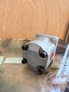 Construction machinery equipment part ZNYB01020502 Gear <b>pump</b> - Product Image 4
