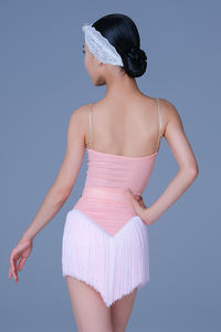 Ensemble de danse latine pour enfants, jupe à franges et haut dos nu en spandex, nouvelle mode haut de gamme rose, pour entraînement, avec coiffe et chaussettes - Product Image 3