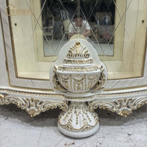 Europäischer Klassiker: Handgeschnitzter Antiker Holz-Glas-Eckweinschrank für die Küche – Präsentationsschrank für Zuhause - Product Image 3