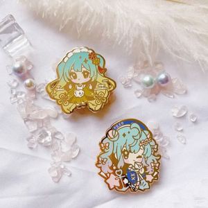 Pin de solapa metálico personalizado con distintivo de capellán, esmaltado suave giratorio, fabricante de pins de esmalte duro con respaldo, pin de solapa metálico. - Product Image 3