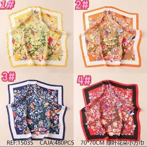 Foulard quadrato piccolo con foglie verdi e fiori 70x70 cm, accessorio moda per donna - Product Image 3