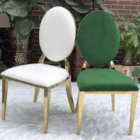 Dossier haut incurvé et siège rembourré en velours vert Chaise d'événement en or à vendre