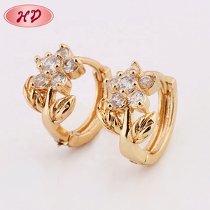 ต่างหูเพชรซิคอนชุบทองคำขาว 18K สไตล์ดูไบสำหรับผู้หญิง - Product Image 5
