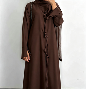 Abaya modeste pour femmes musulmanes avec liens avant et poignets fendus, longue robe Abaya ouverte en Nida avec hijab, personnalisation OEM ODM disponible - Product Image 3