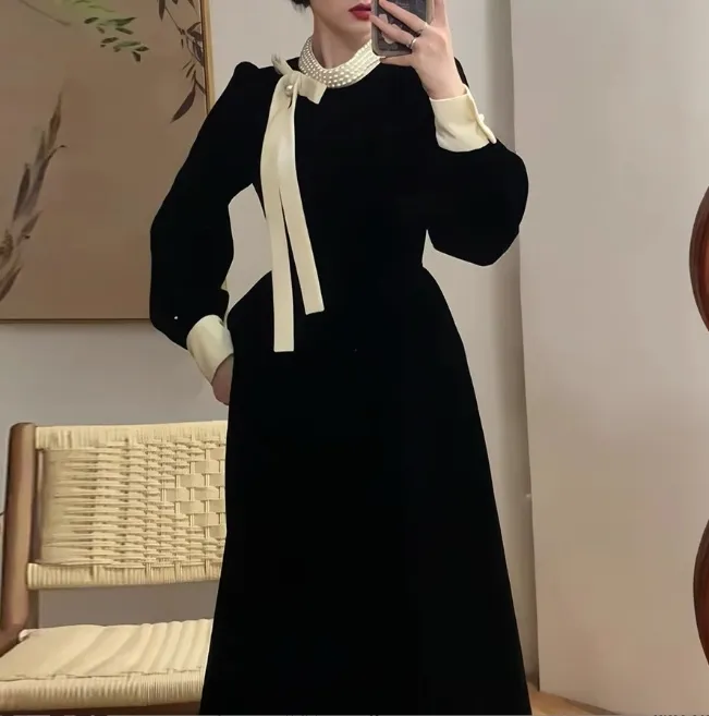 Bayanlar fransız Retro ağır sanayi el yapımı boncuklu Hepburn tarzı küçük siyah elbise ince kadife elbise