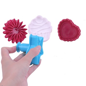 Bán Buôn 4 Cái Flower Star Bánh Quy Nhựa Báo Chí Bánh Fondant <span class=keywords><strong>Plunger</strong></span> Giáng Sinh <span class=keywords><strong>Cookie</strong></span> <span class=keywords><strong>Cutter</strong></span> Tem Set - Product Image 2