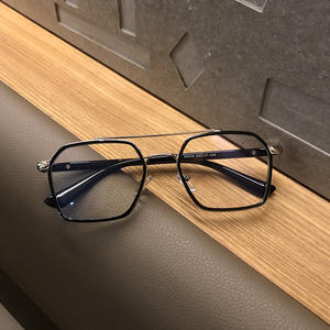 Gafas Qianai con Filtro de Luz Azul, Montura Rectangular Completa para Mujer, Lentes de PC R2 0039, Protección Anti-UV - Product Image 1