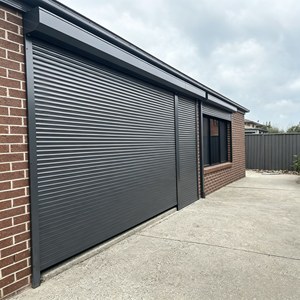 <span class=keywords><strong>Volet</strong></span> roulant motorisé en alliage d'aluminium antivol et résistant au vent <span class=keywords><strong>pour</strong></span> magasins de détail, villas et projets de construction - Fournisseur - Product Image 1