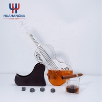 Vente en gros de carafe en verre borosilicate de 1000 ml en forme de violon unique, carafe à vin en forme de guitare creuse pour whisky, scotch et spiritueux