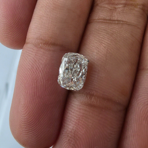 Diamant de laboratoire en gros 2,5 carats, taille coussin longue, D VVS2, certifié IGI, fabricant CVD pour grossistes et importateurs de diamants - Product Image 1