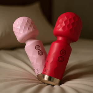 Masseur vibrant miniature Manshi, vibrateur point G pour femmes, électrique, portable, rechargeable par USB, étanche, rose rouge - Product Image 3