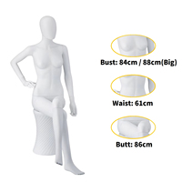 Mannequin féminin assis en fibre de verre mat, directement de l'usine, plusieurs poses et couleurs disponibles, personnalisation du logo OEM prise en charge