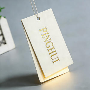 Étiquettes suspendues en papier plié avec estampage à chaud or, personnalisées pour vêtements, marque de vêtements sur mesure - Product Image 5