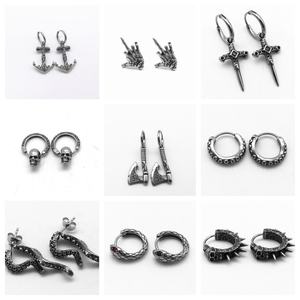 Pendientes de Acero Inoxidable Estilo Motociclista Punk Vintage -- Joyería de Moda Retro Gótica y Atrevida para Hombres y Mujeres - Product Image 2