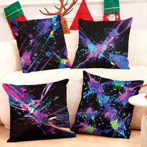 色彩鲜艳的抽象图案抱枕为温馨的客厅装饰增添节日气息，配有节日袜子和驯鹿角。 - Product Image 1