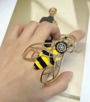 Nouvelle mode abeille serviette fermoir en alliage de Zinc gouttes d'huile insectes cristal diamants serviette anneau ajusté femmes bijoux en gros