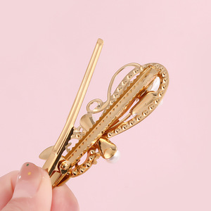 Juego de pinzas para el cabello con perlas y diamantes de imitación estilo coreano, pinza lateral para uso diario, hecho en China. - Product Image 4