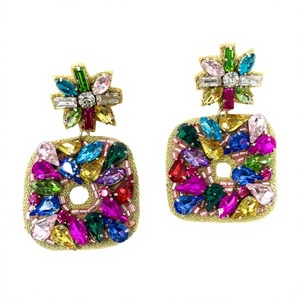 Pendientes Colgantes Doris con Cuentas y Flores Plateadas, Joyería Artesanal Inspirada en el Océano, Intrincado Trabajo de Cuentas, para Fiesta de Mujer - Product Image 5