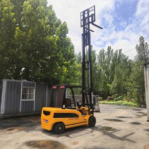 Ücretsiz Kargo 1.5 Ton 2 Ton 2.5 Ton 4X4 4 Çeker Elektrikli Forklift Yüksek Yük Kapasitesi - Product Image 1