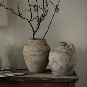 Jarrón de Barro Hecho a Mano de Estilo Bohemio, Decoración Zen para la Entrada del Hogar, Arreglo Floral, Origen Vietnam - Product Image 3